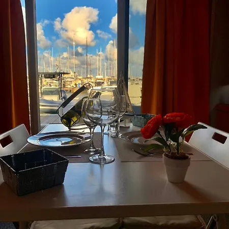 Ботель Giorgia House Boat *