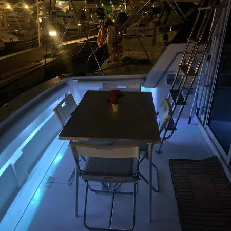 Giorgia House Boat Bateau-hôtel