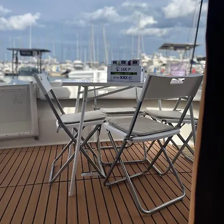 Giorgia House Boat Bateau-hôtel