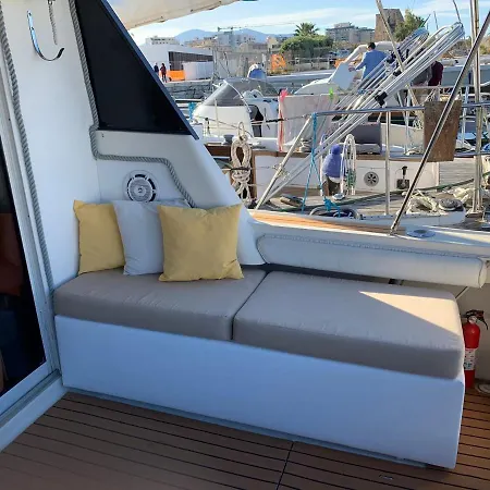 Ботель Giorgia House Boat *