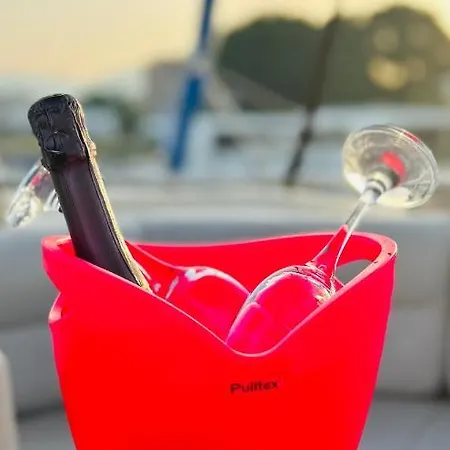 Giorgia House Boat Ботель