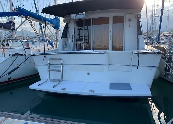 Botel Giorgia House Boat *