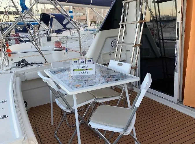 Giorgia House Boat Botel *