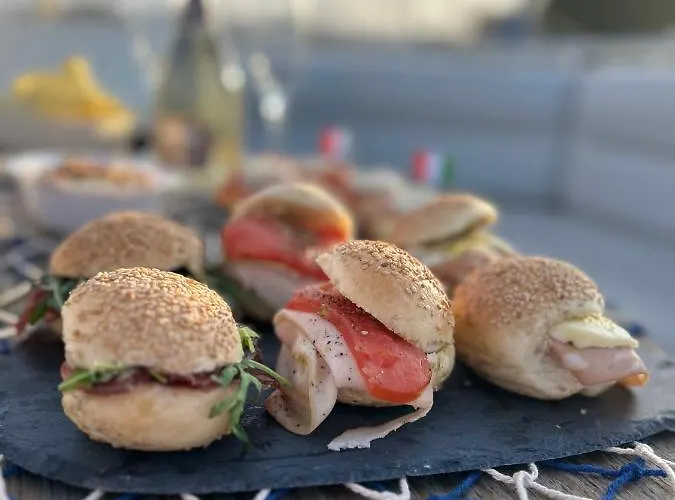 Giorgia House Boat Botel Palermo